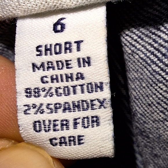 A Pair of Abercrombie and Fitch ladies flare leg jeans in a size 6S. Waist 16.5 - Picture 5 of 9